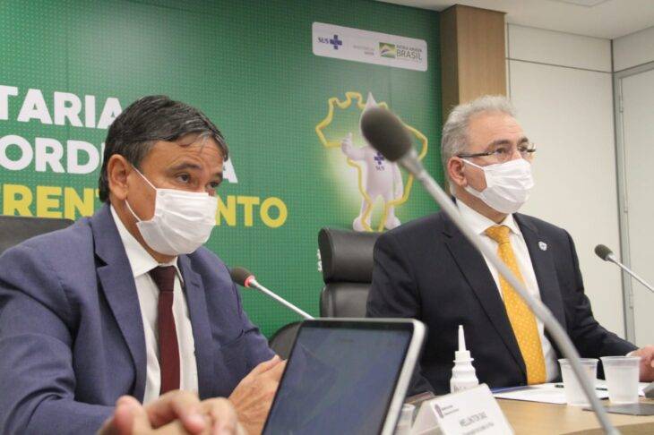 Governador do Piauí, Wellington Dias, com o ministro da Saúde, Marcelo Queiroga